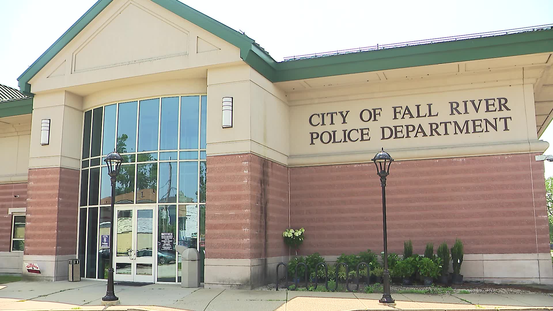 Fall River police chief steps down