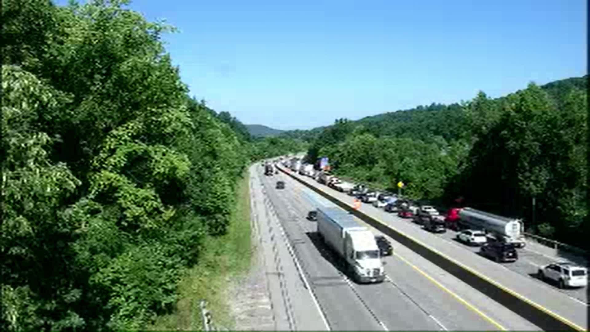 Traffic backed up on I-64 near Kanawha-Putnam line – WOWK 13 News