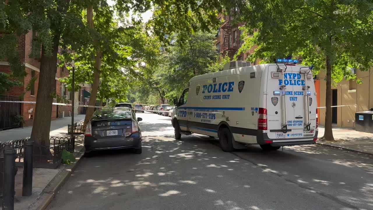 Police on the scene of a deadly shooting in Yorkville, Manhattan – PIX11