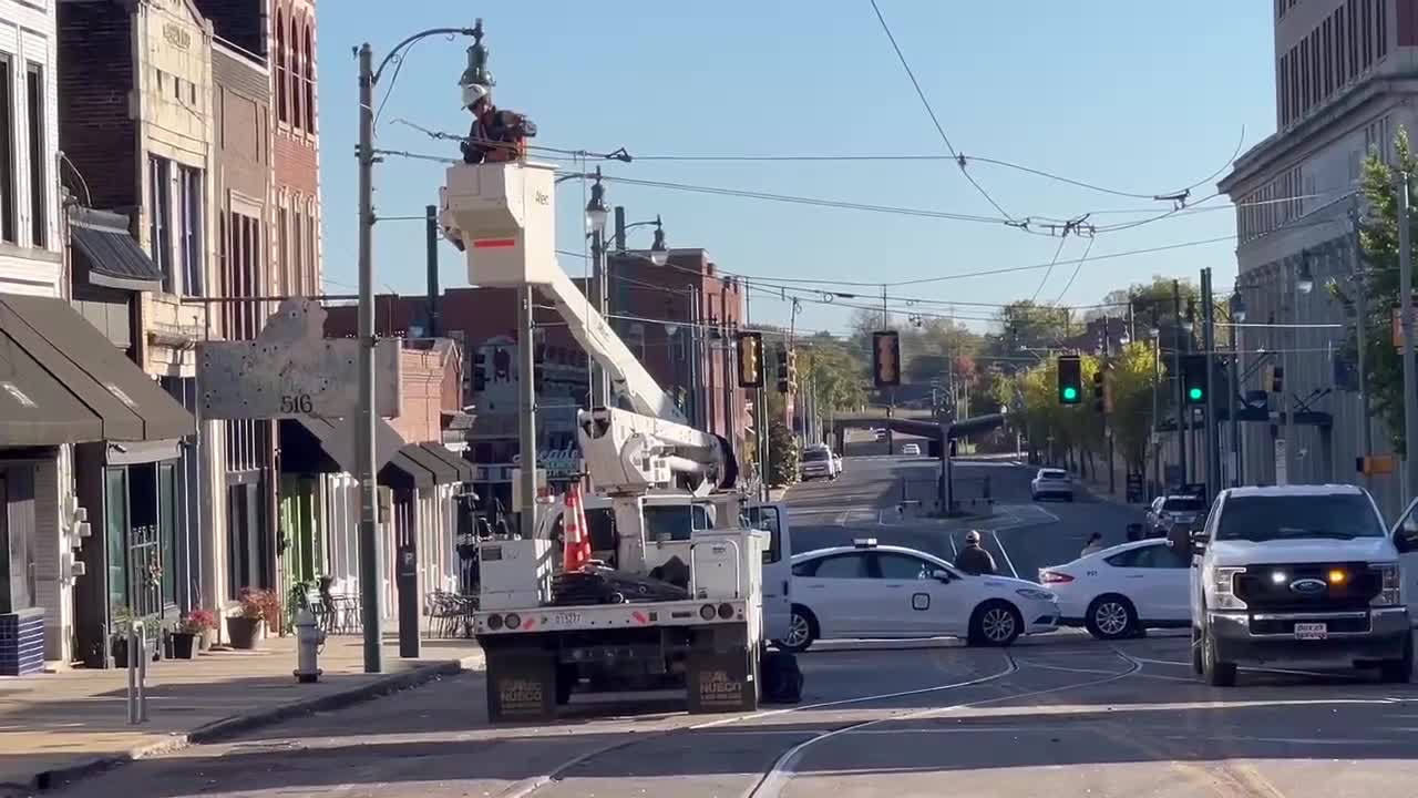 Garbage Truck takes down utility poles on South Main – WREG.com