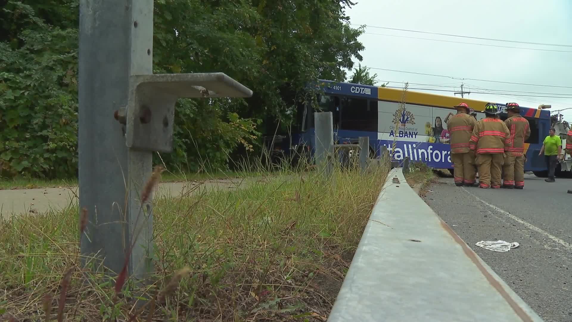 CDTA bus crashes near Crossgates Mall – NEWS10 ABC